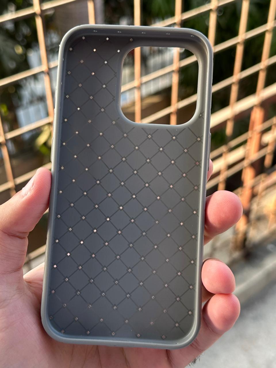 iPhone "15 Pro" Woven "Leather Feel" Case - Gray