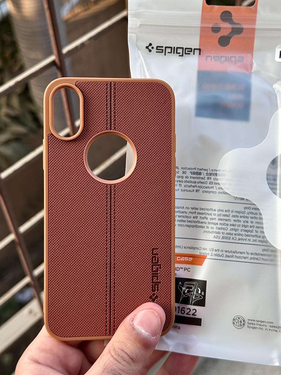 iPhone "X/XS" Spigen Premium Lining Stitched Case - Brown