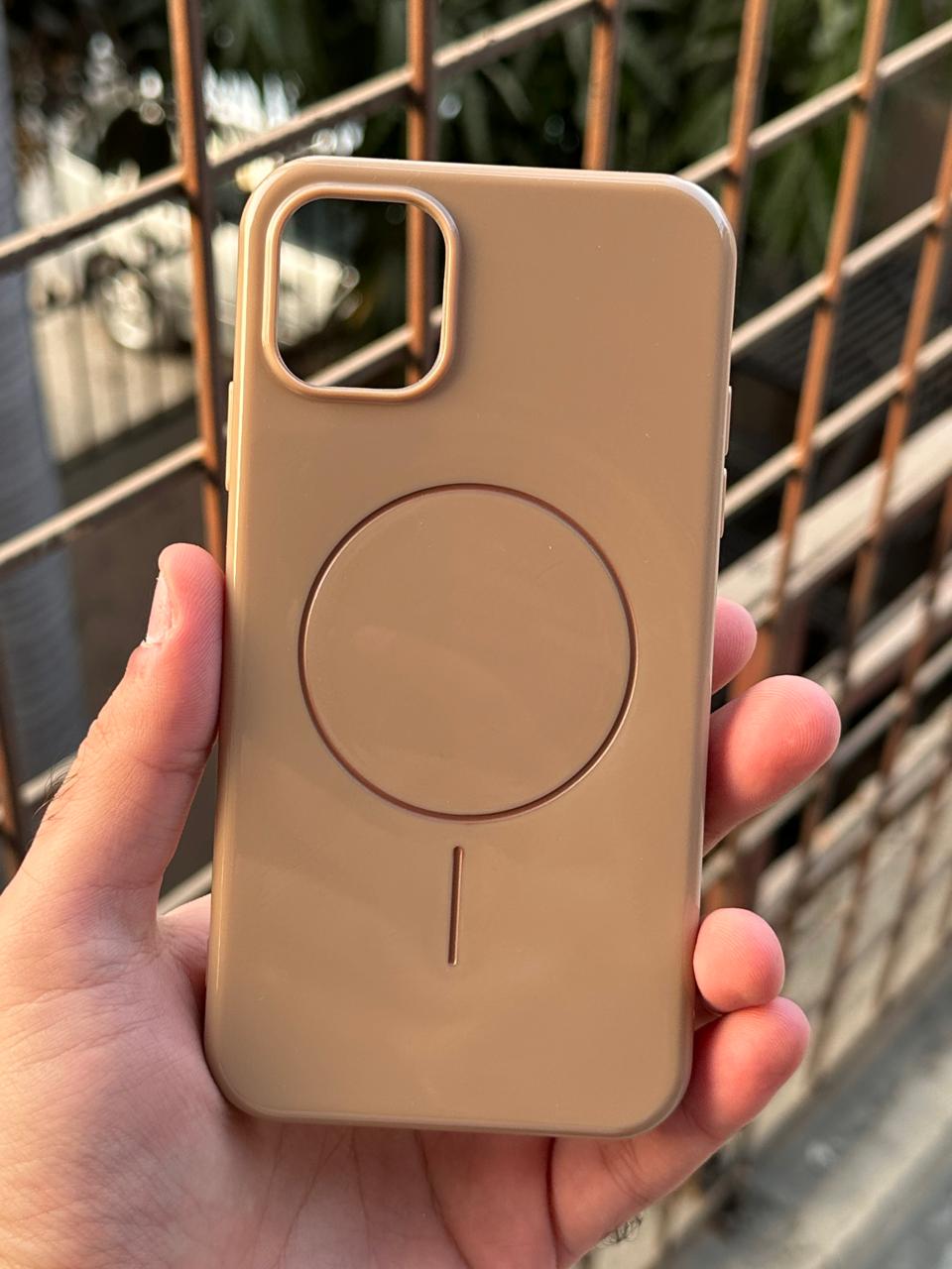 iPhone "11" Beats Premium MagSafe Case - Gold