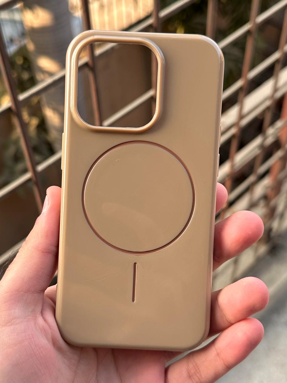 iPhone "14 Pro" Beats Premium MagSafe Case - Gold Secondary image