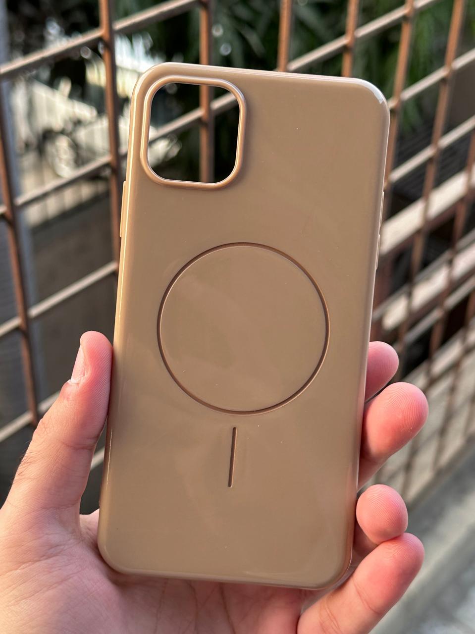 iPhone "11 Pro Max" Beats Premium MagSafe Case - Gold Secondary image