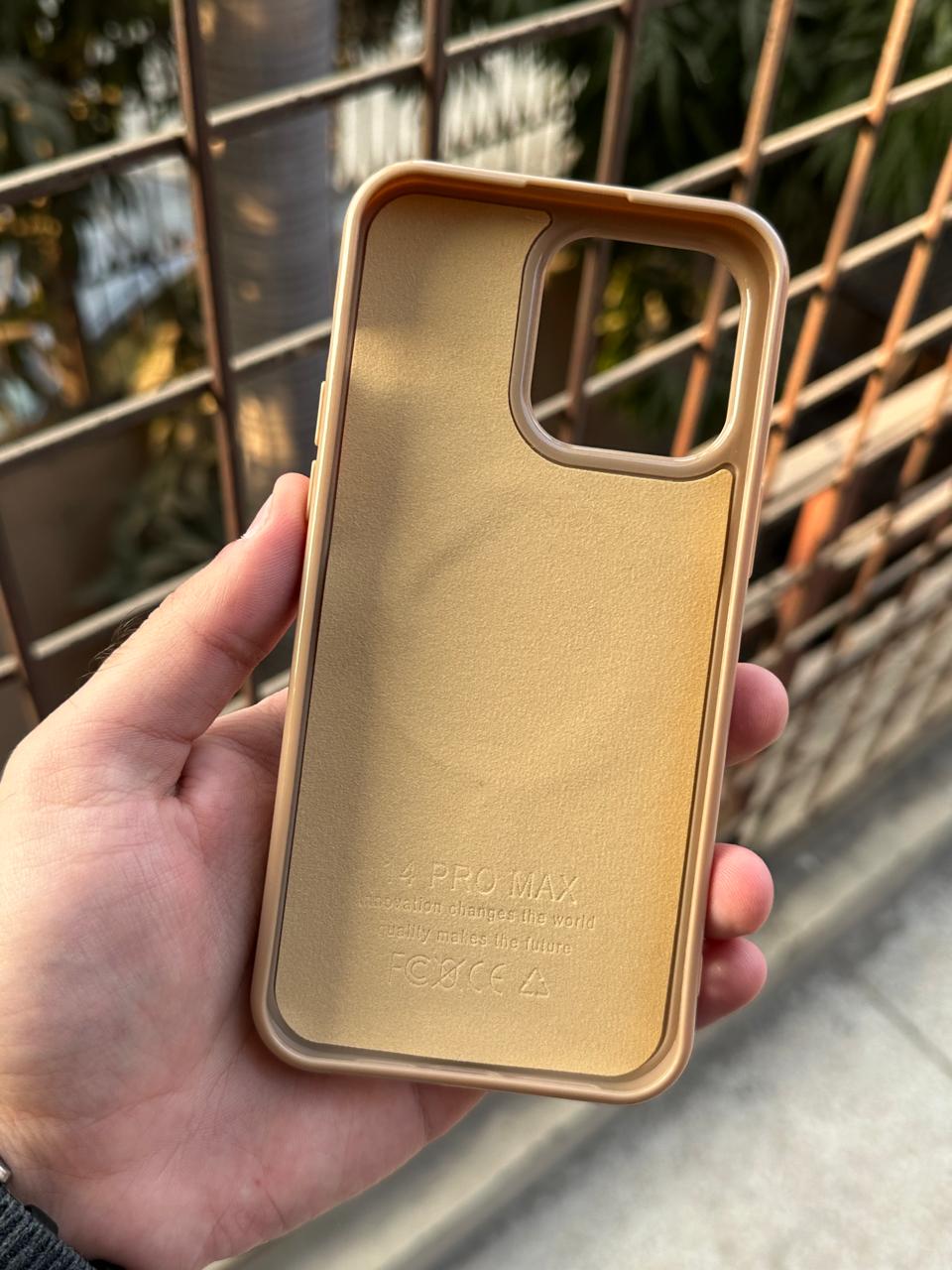 iPhone "14 Pro Max" Beats Premium MagSafe Case - Gold