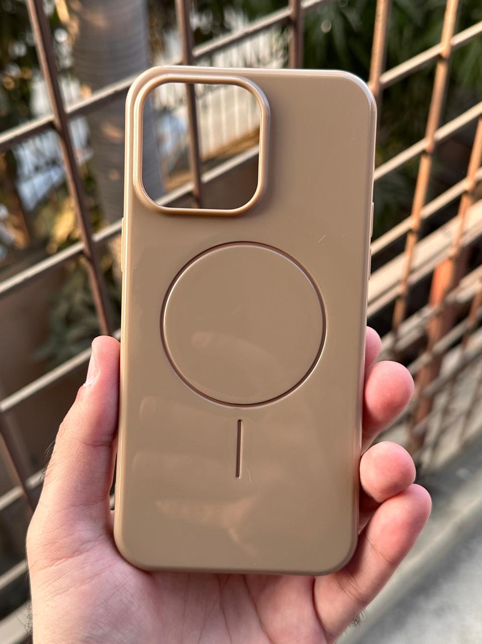 iPhone "14 Pro Max" Beats Premium MagSafe Case - Gold Secondary image