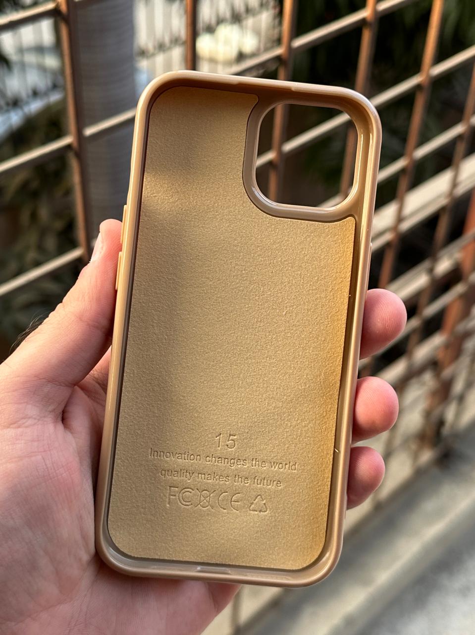 iPhone "15" Beats Premium MagSafe Case - Gold