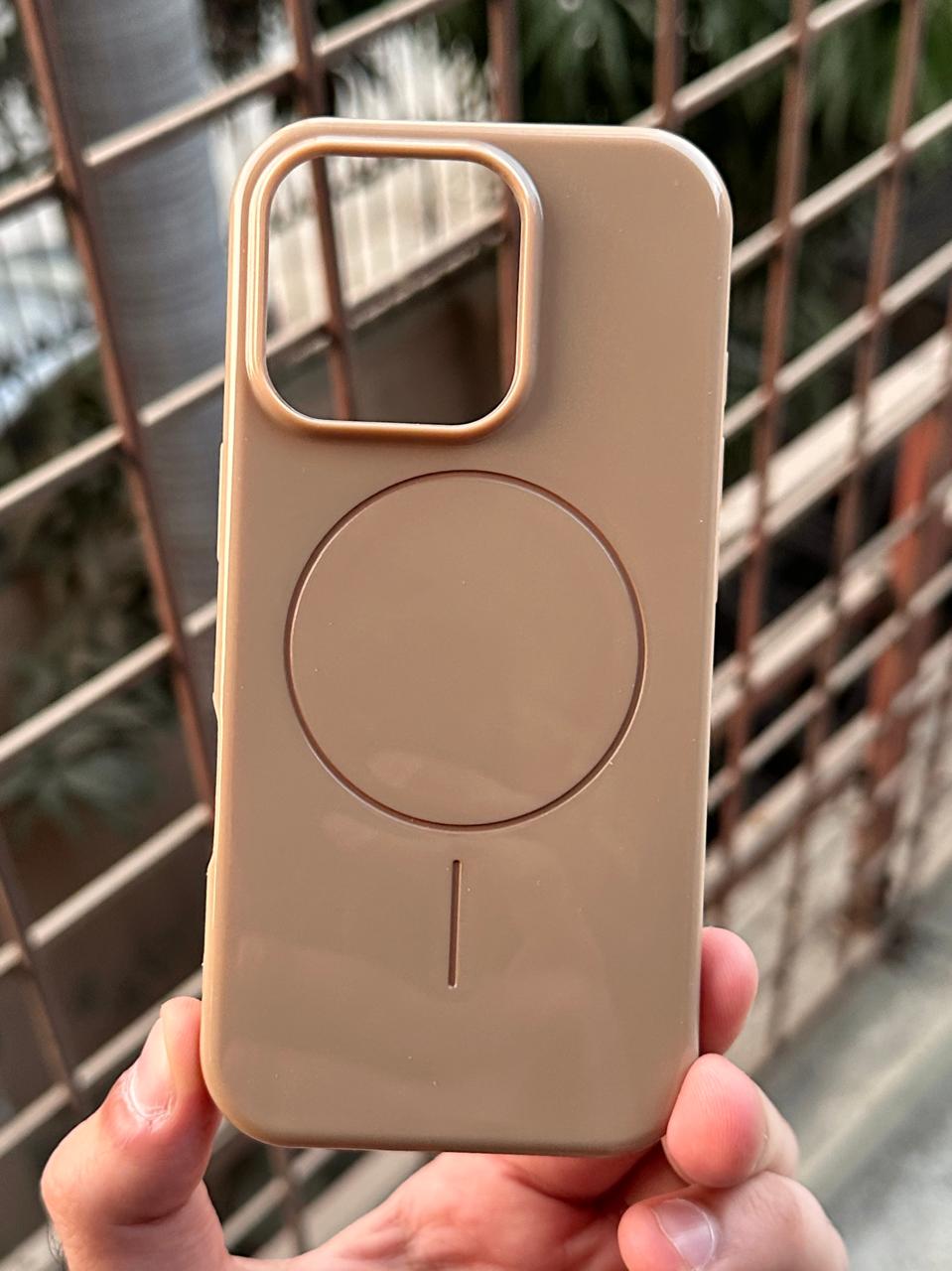 iPhone "16 Pro" Beats Premium MagSafe Case - Gold Secondary image