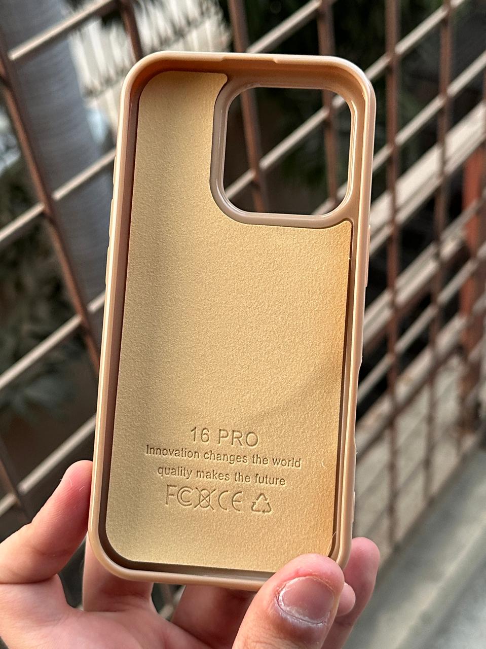 iPhone "16 Pro" Beats Premium MagSafe Case - Gold