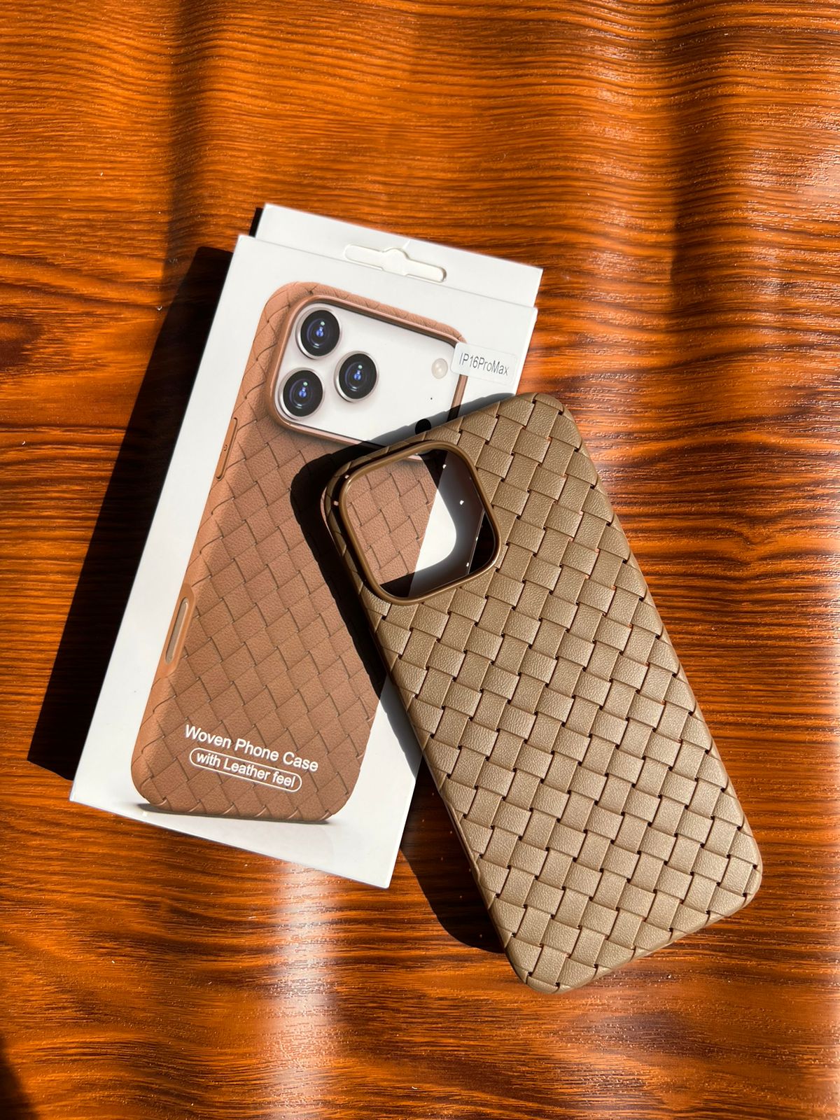 iPhone 16 Pro Max Woven Case "Leather Feel" Brown
