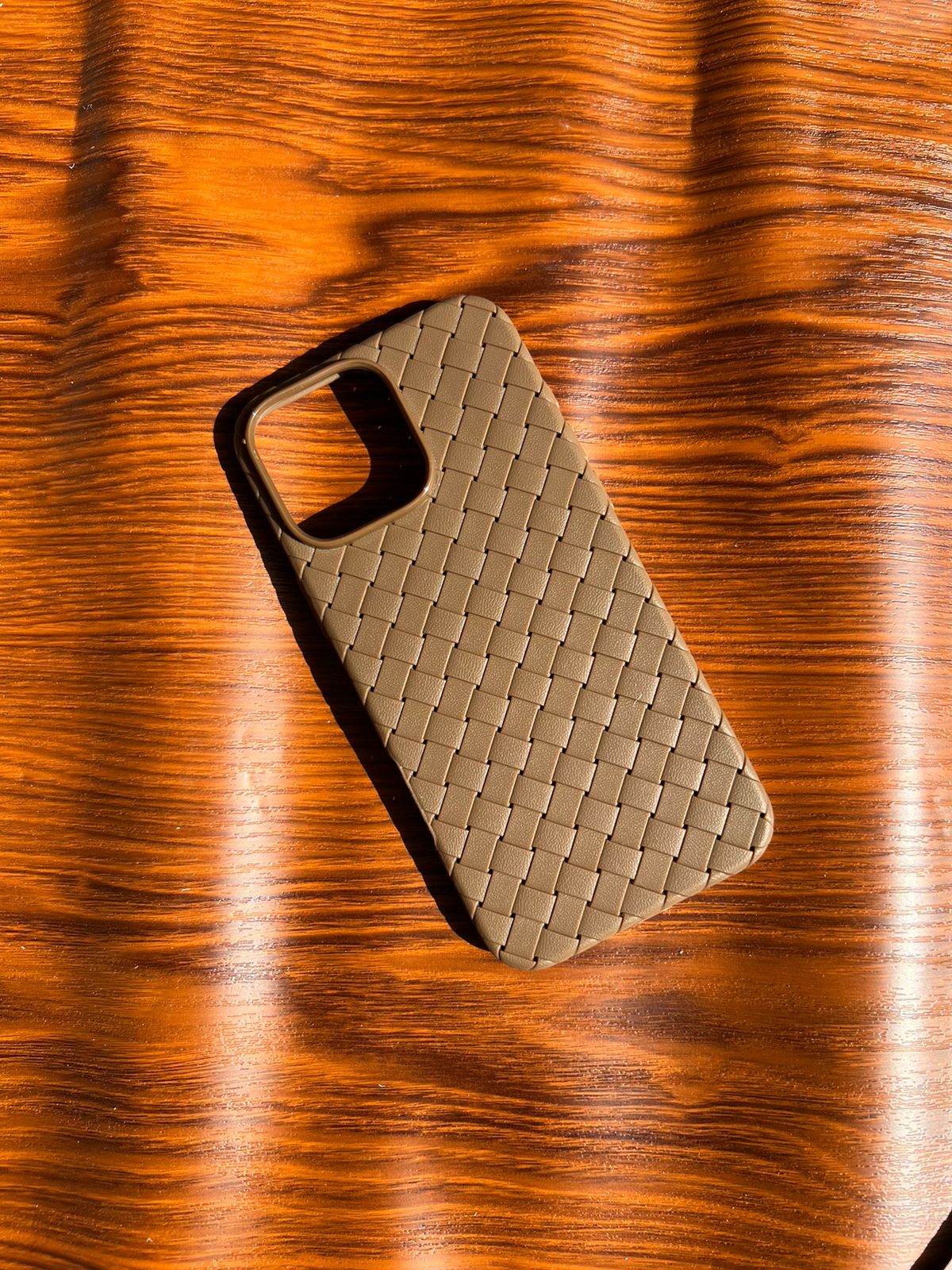 iPhone 16 Pro Max Woven Case "Leather Feel" Brown