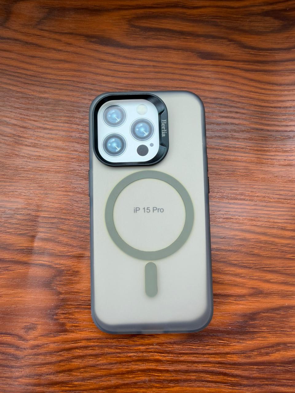 iPhone "15 Pro" BERLIA Premium MagSafe Case Off White