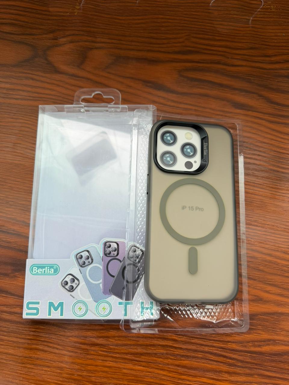 iPhone "15 Pro" BERLIA Premium MagSafe Case Off White