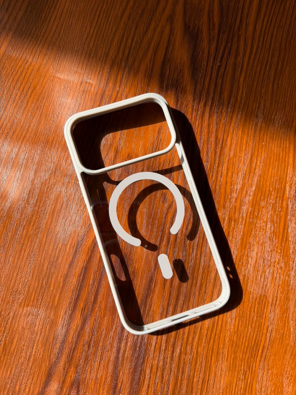 iPhone "17 Pro Max" Premium Clear MagSafe Case White