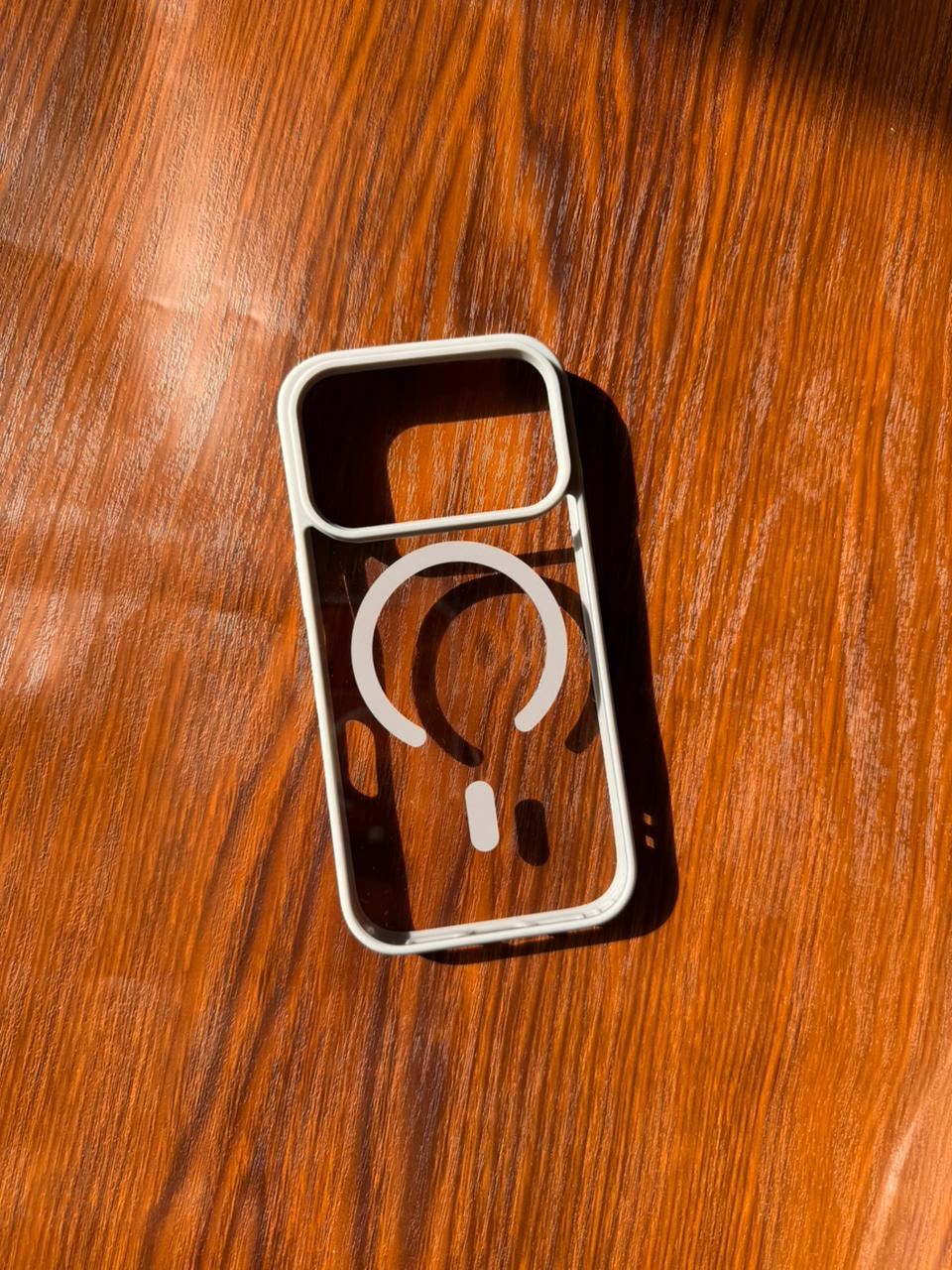 iPhone "17 Pro" Premium Clear MagSafe Case White