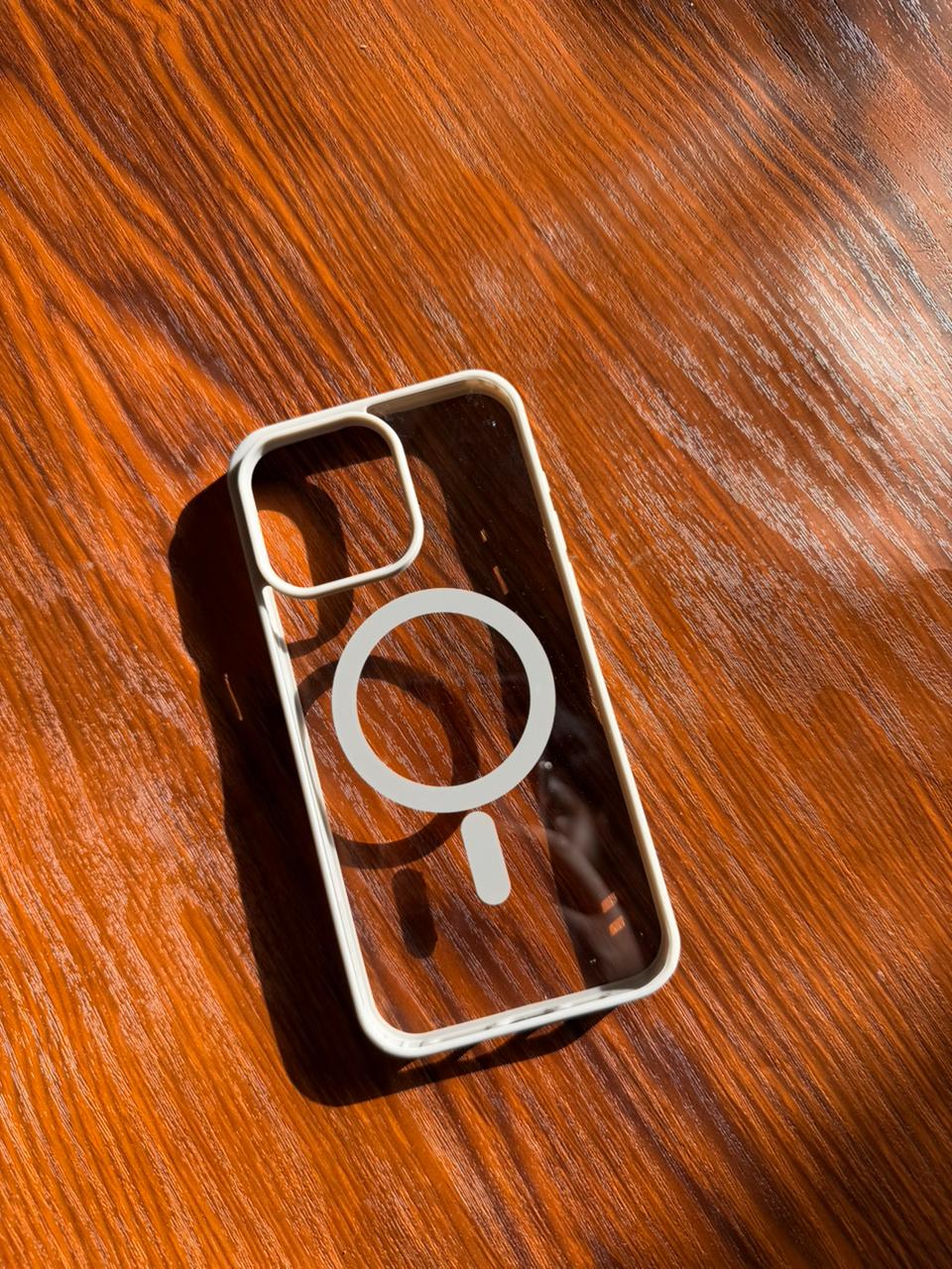 iPhone "15 Pro Max" Premium Clear MagSafe Case White