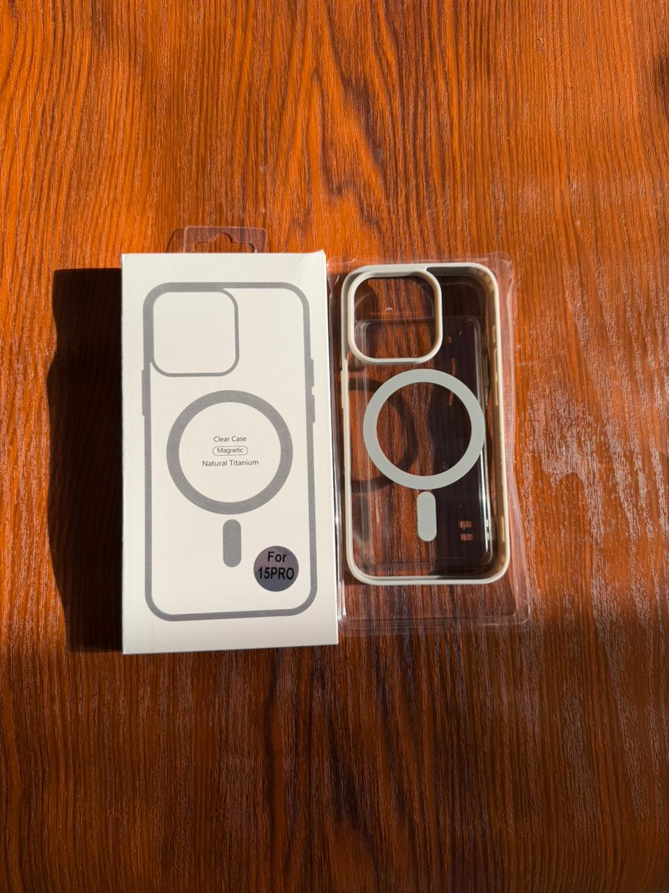 iPhone "15 Pro" Premium Clear MagSafe Case White