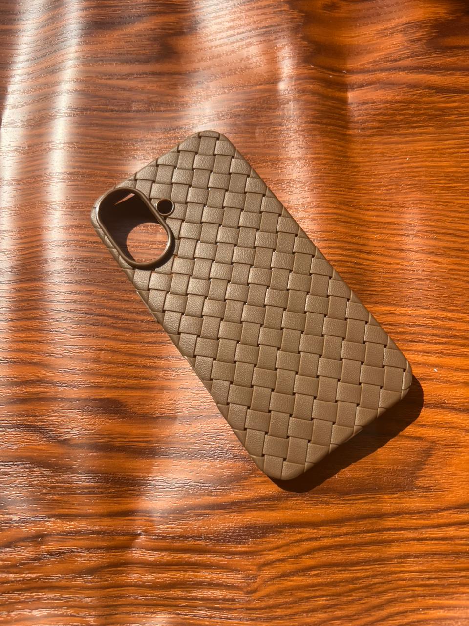 iPhone 16 Woven Case "Leather Feel" Brown