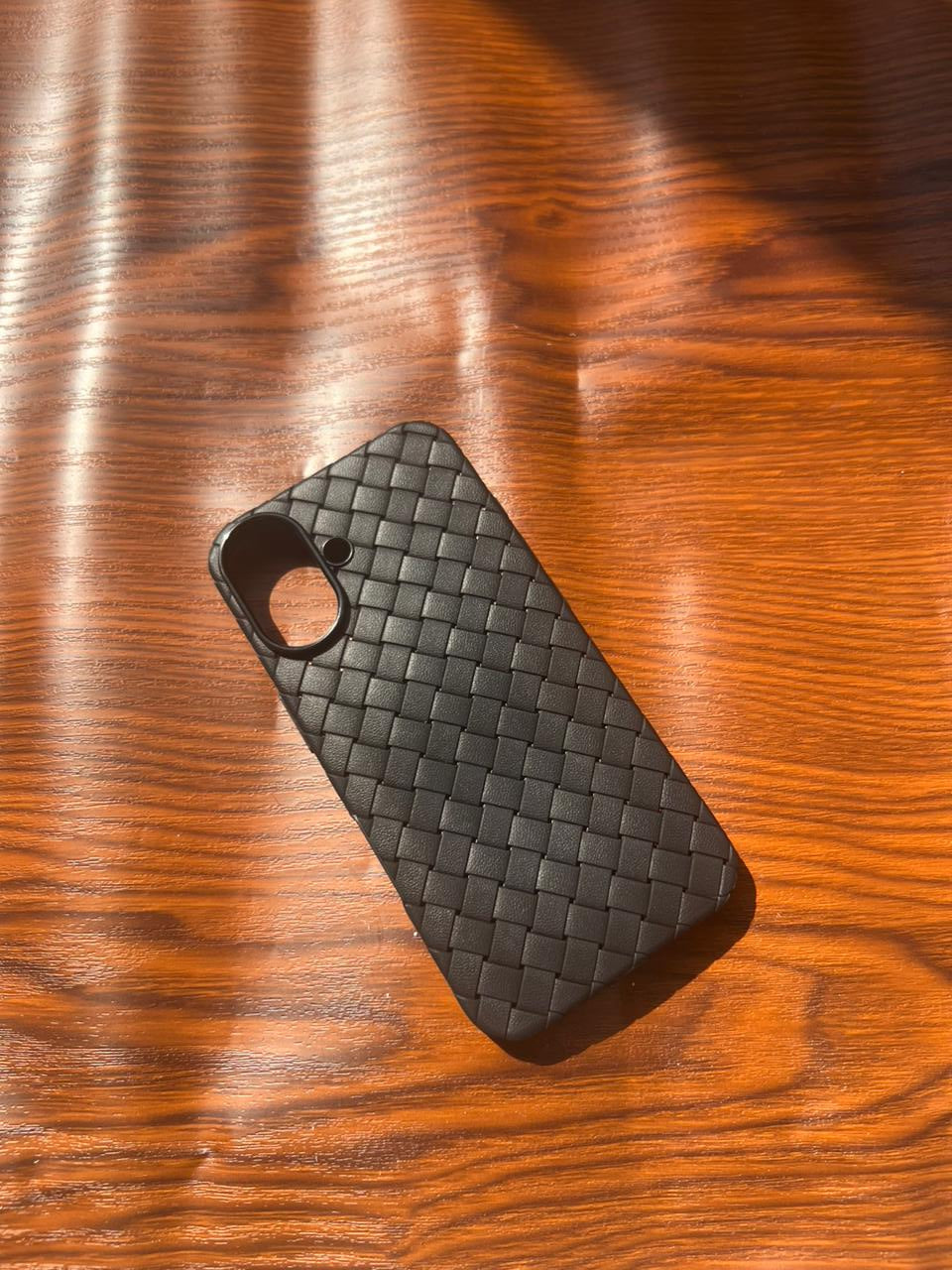 iPhone 16 Woven Case "Leather Feel" Black