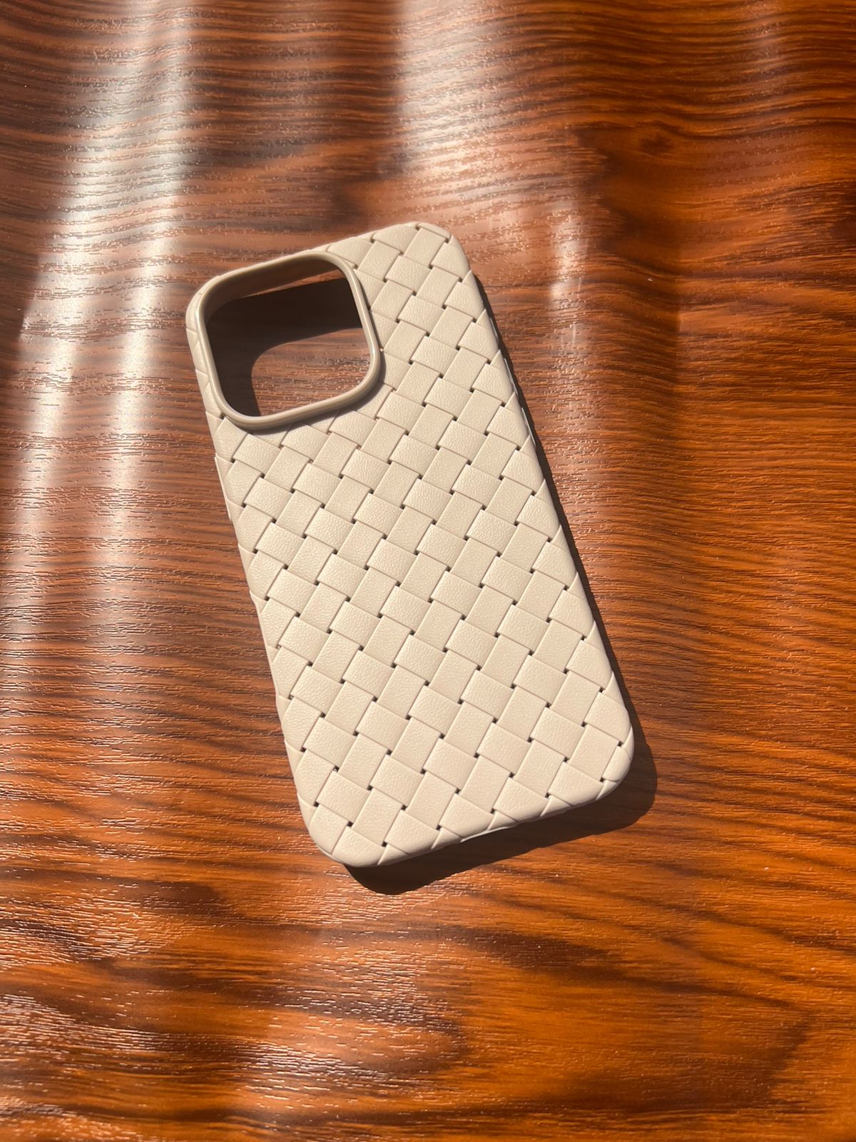 iPhone 16 Pro Woven Case "Leather Feel" White