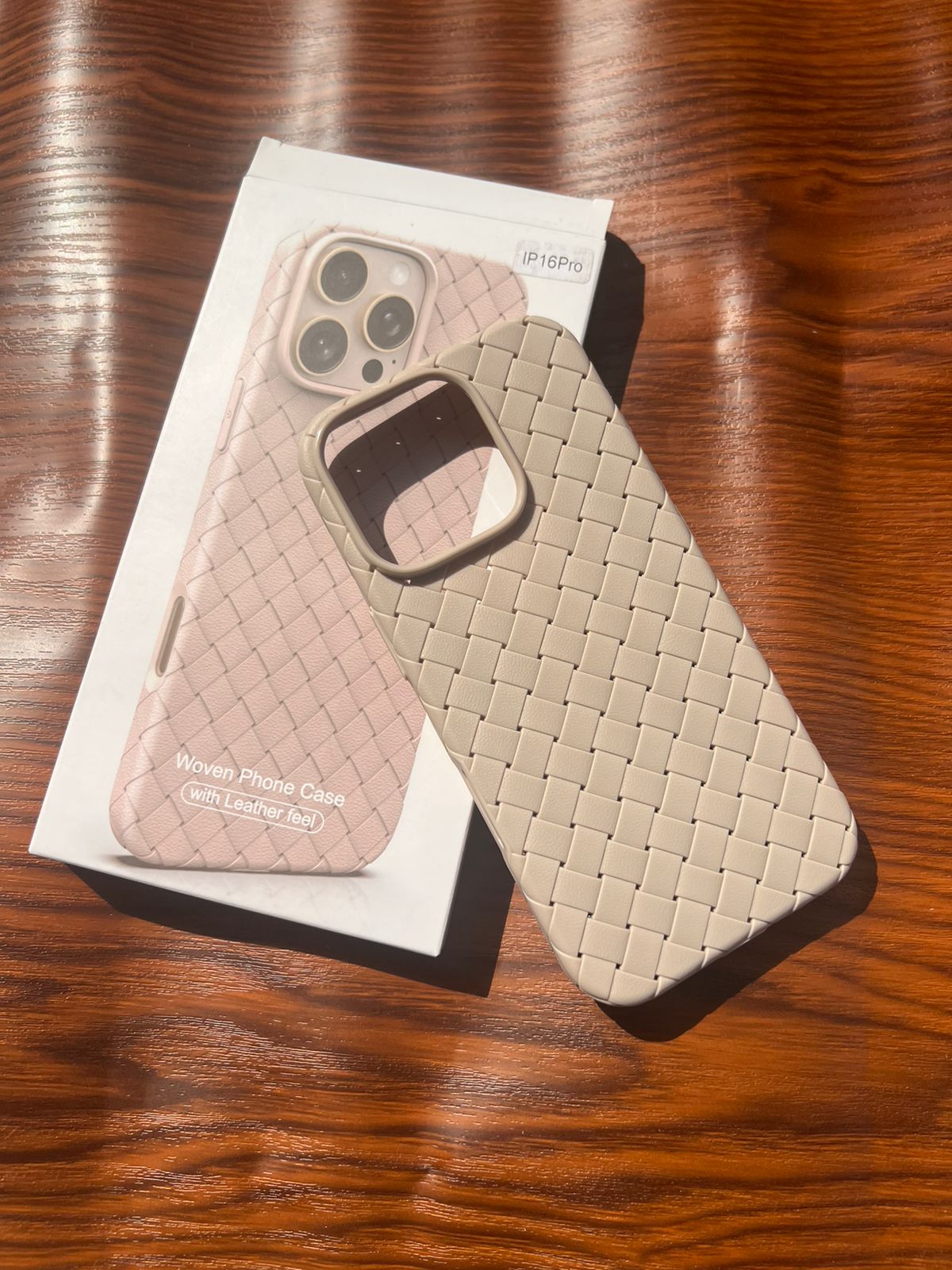 iPhone 16 Pro Woven Case "Leather Feel" White