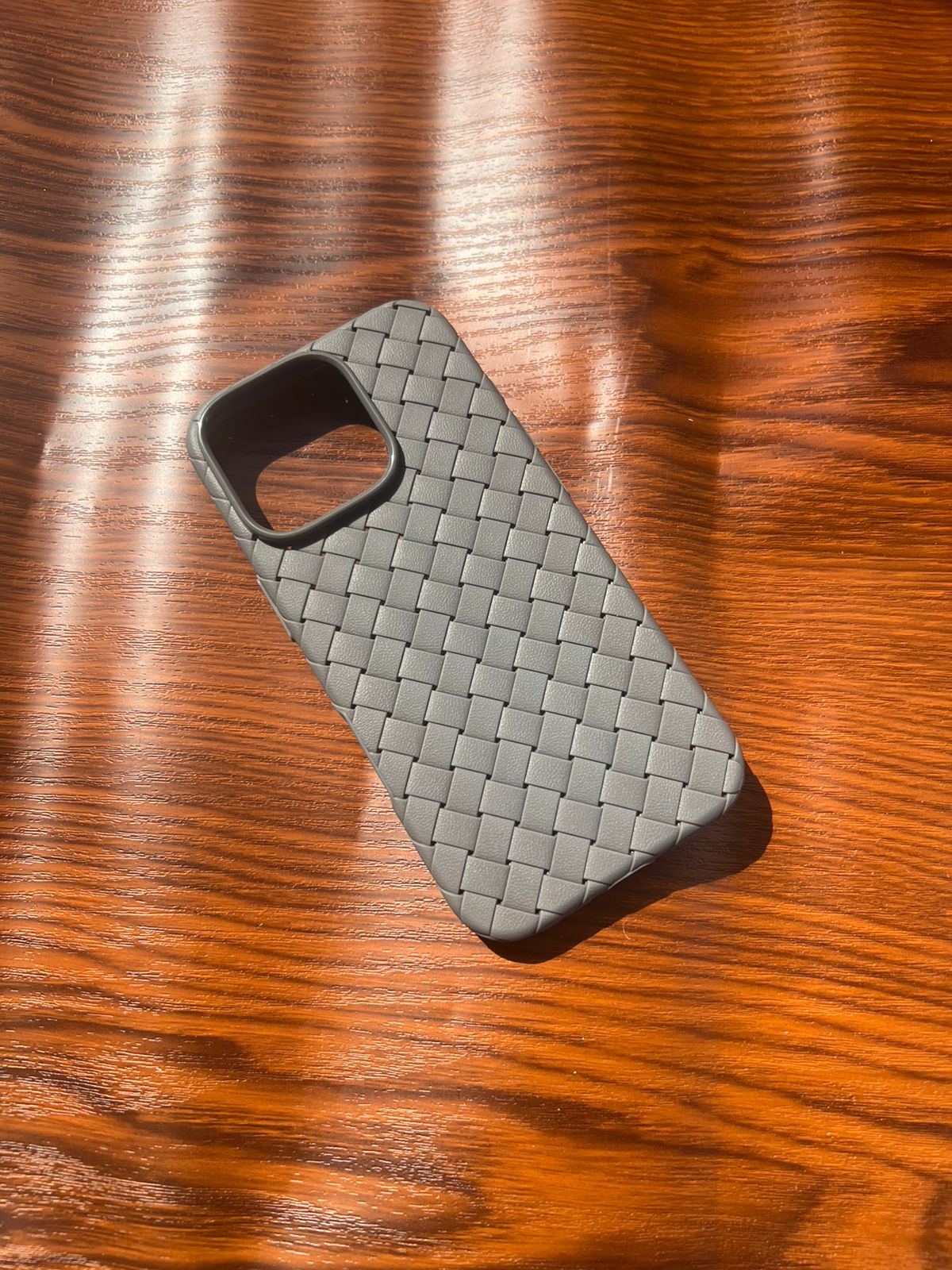 iPhone 16 Pro Woven Case "Leather Feel" Gray