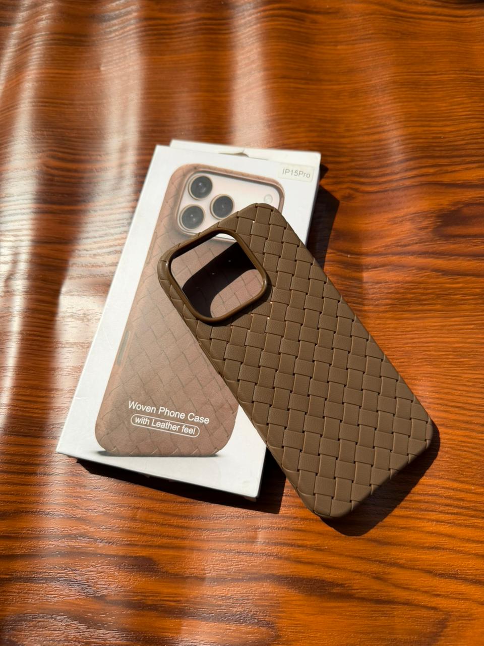 iPhone 15 PRO Woven Case "Leather Feel" Brown