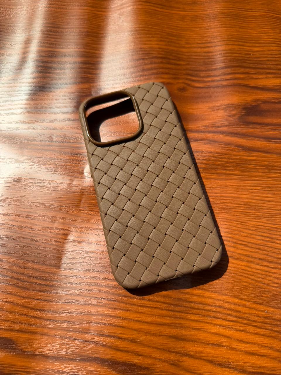 iPhone 15 PRO Woven Case "Leather Feel" Brown