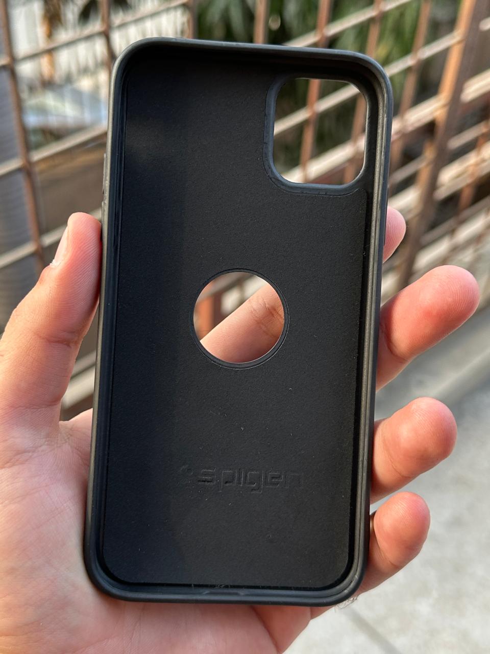 iPhone "11 Pro Max" Spigen Premium Lining Stitched Case - Black