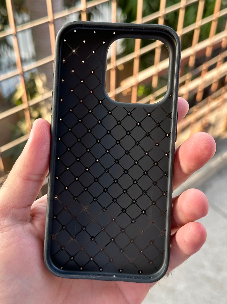 iPhone "15 Pro" Woven "Leather Feel" Case - Black