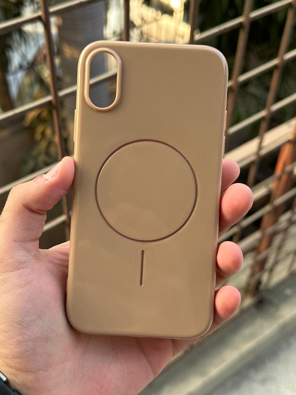 iPhone "XR" Beats Premium MagSafe Case - Gold Secondary image