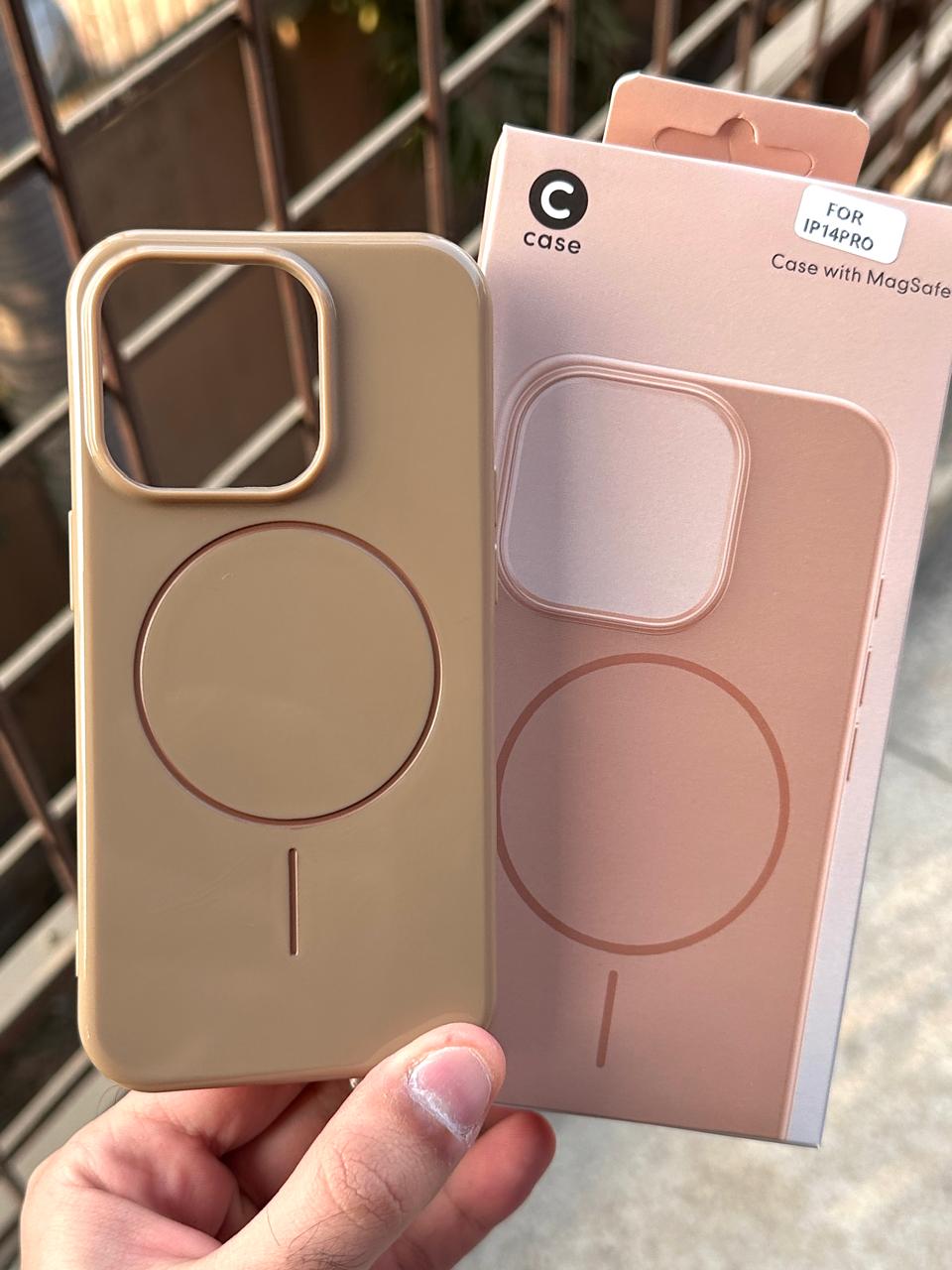 iPhone "14 Pro" Beats Premium MagSafe Case - Gold