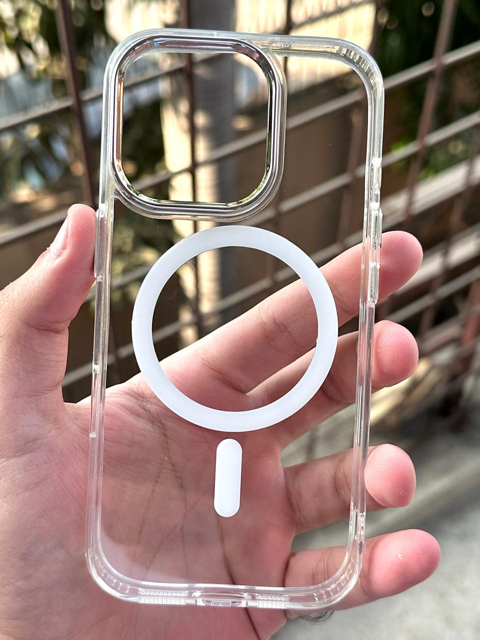 iPhone "16 Pro" BELKIN Magnetic Treated Protective Clear Case